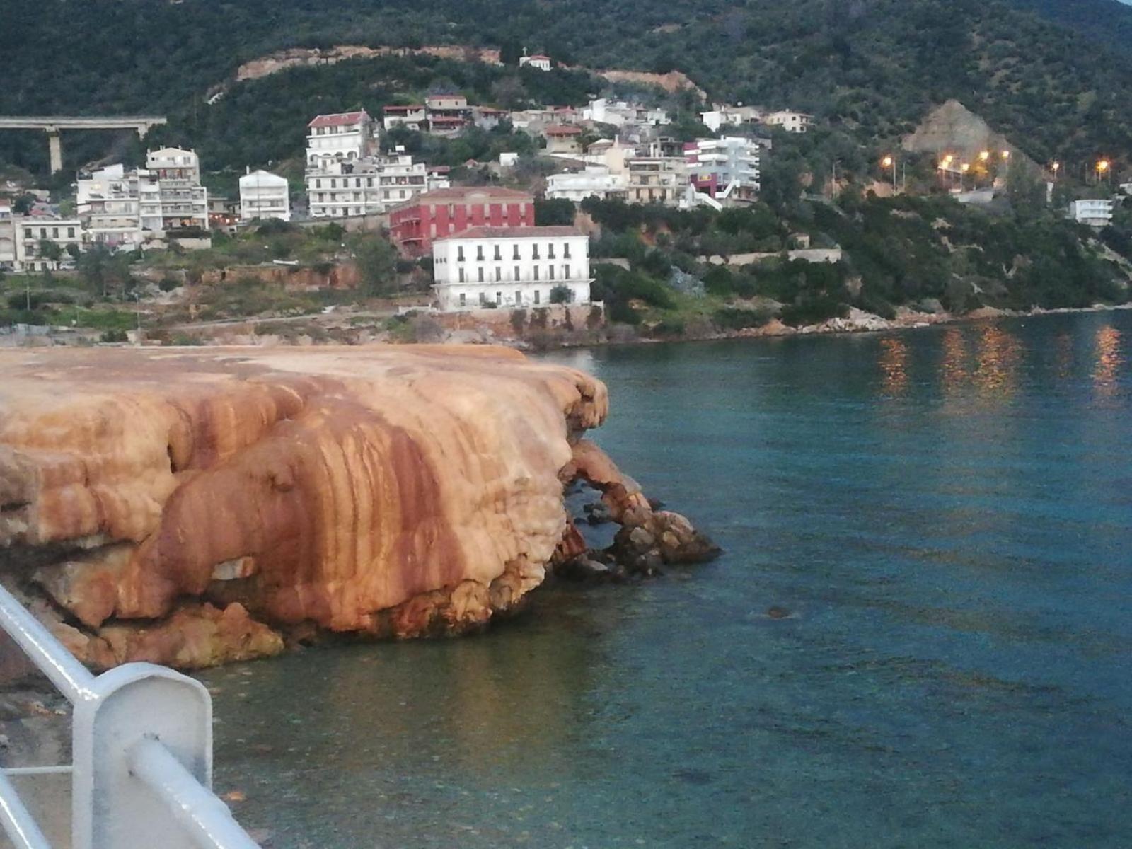Modern Studio By The Sea Loutra Edipsou  Dış mekan fotoğraf